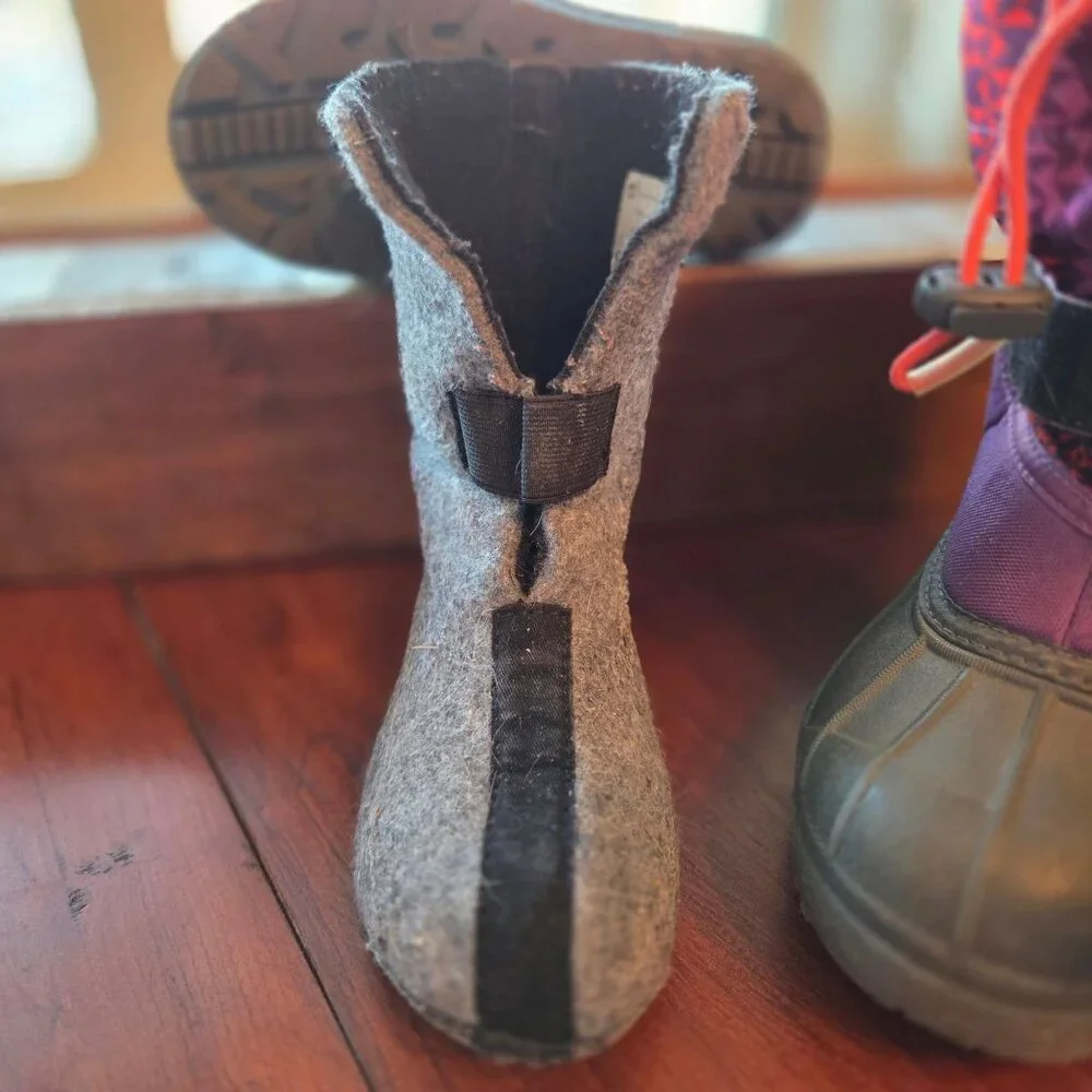 Girls Columbia Powderbug Boots Size 13